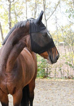 Load image into Gallery viewer, Covalliero Masque Anti Mouches avec Frange - SHOP HORSE

